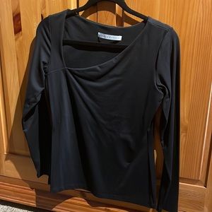 Side V long sleeve fitted top